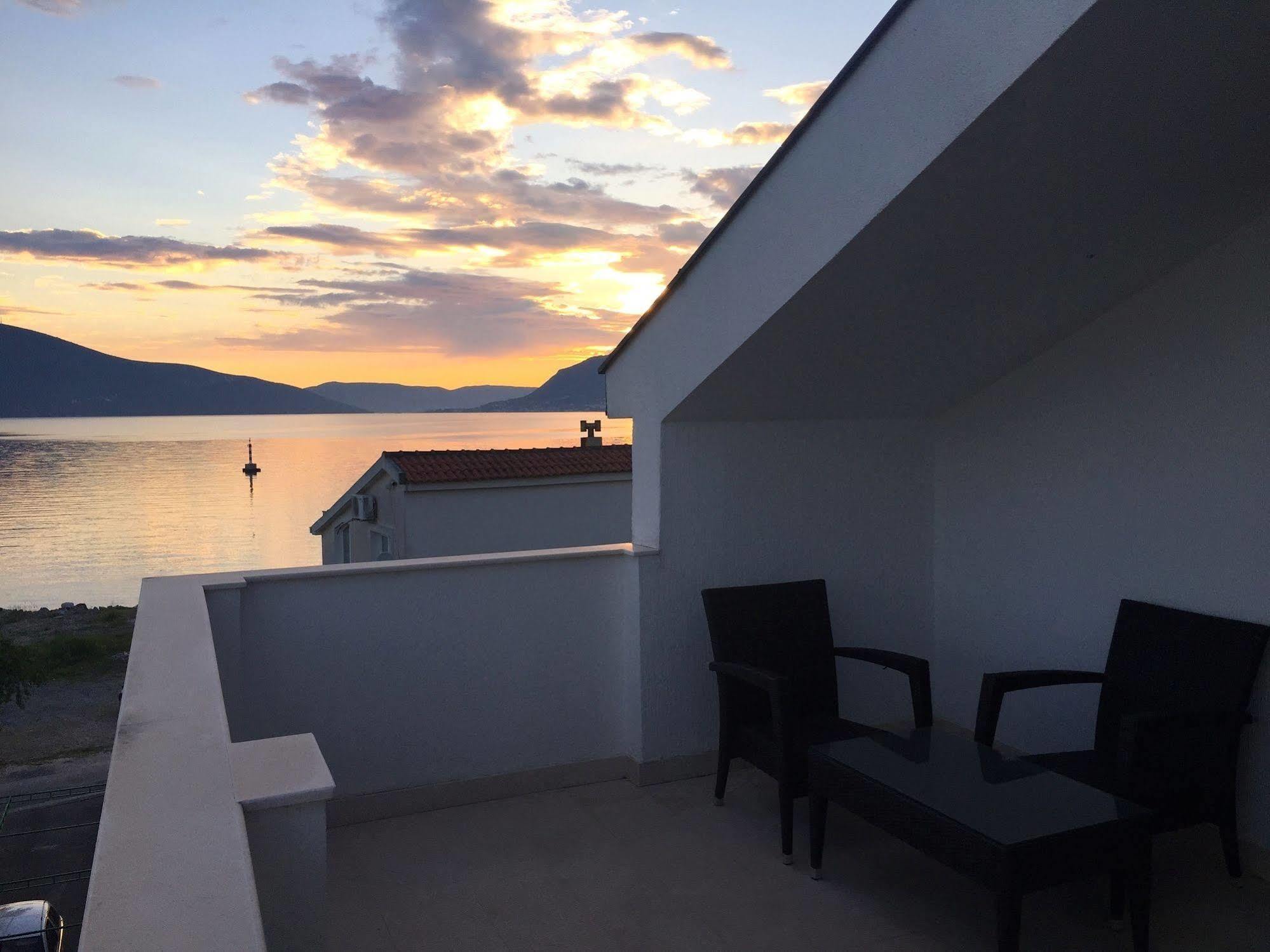 Boutique Hotel Villa Royal Tivat Exterior photo